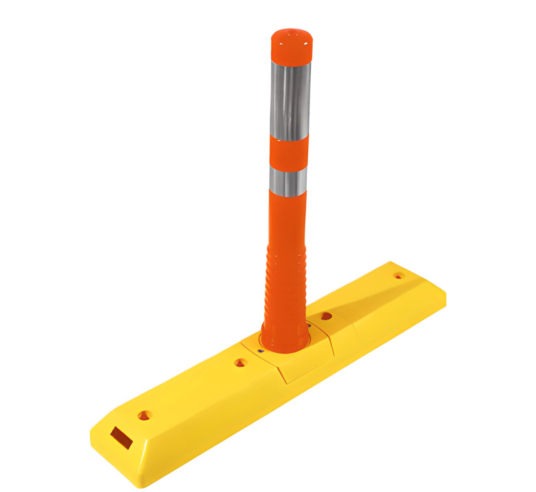 TRAFFIC SEPARATOR WITH DELINEATOR